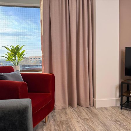Elegant One Bedroom Apartment スウィンドン エクステリア 写真