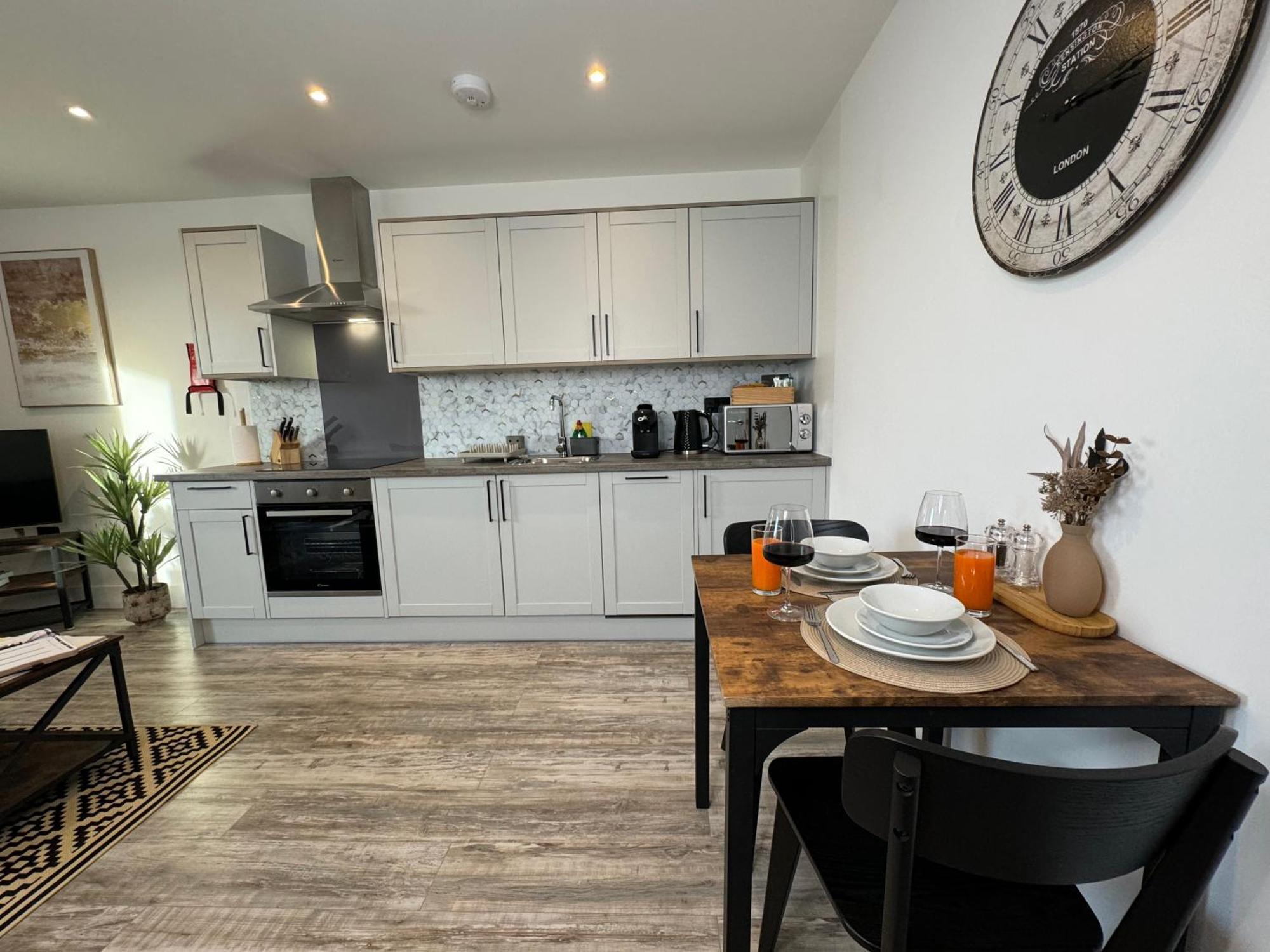 Elegant One Bedroom Apartment スウィンドン エクステリア 写真